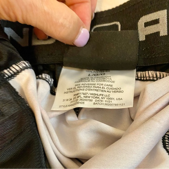 And 1 NWT Men’sBoy’s Basketball Shorts Red/Grey/Black Sz L 11” Inseam Drawstring - Picture 8 of 9